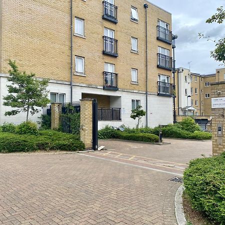 Appartamento Orange Flat By Lower Regent Canal Londra Esterno foto