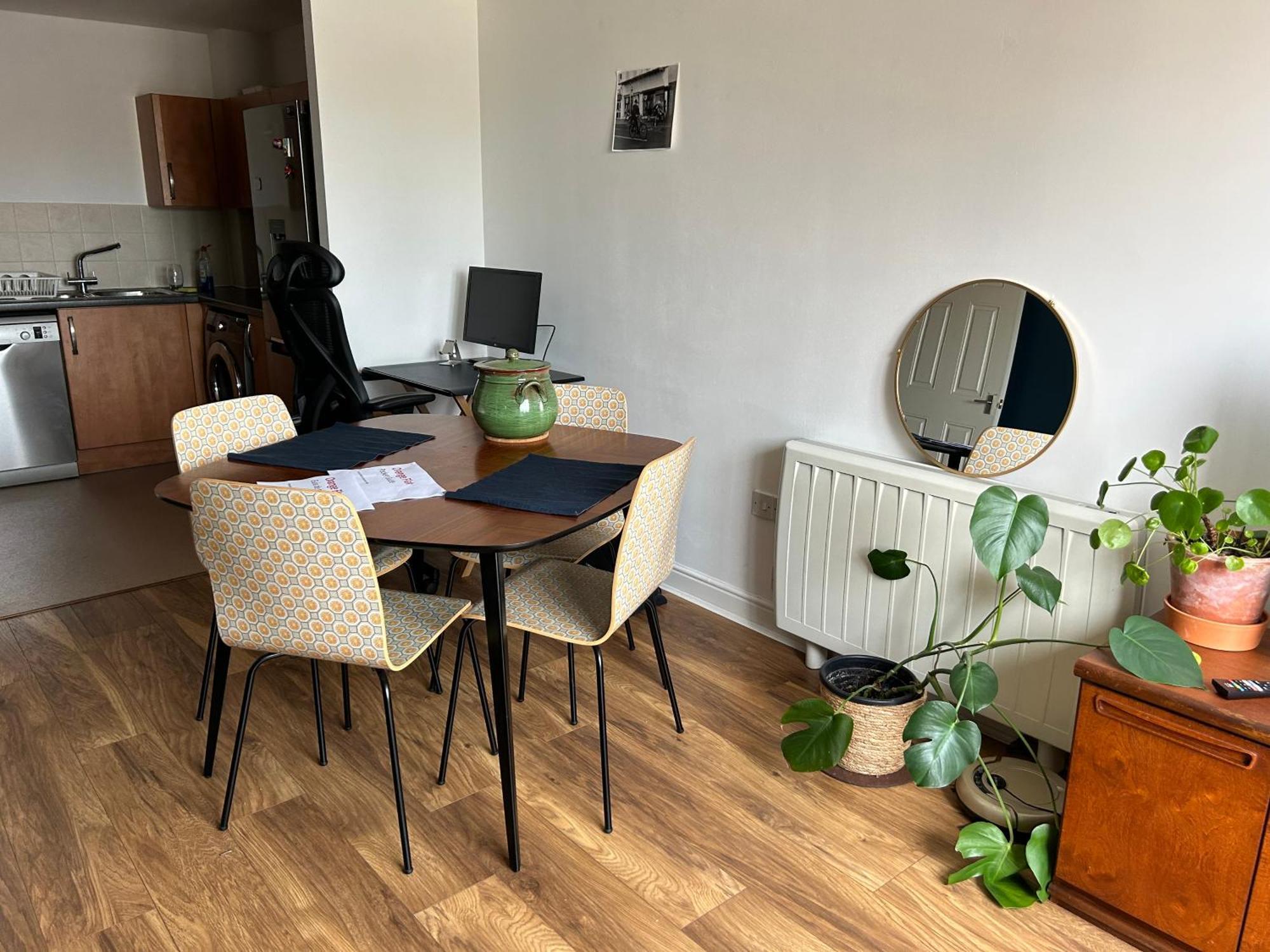 Appartamento Orange Flat By Lower Regent Canal Londra Esterno foto